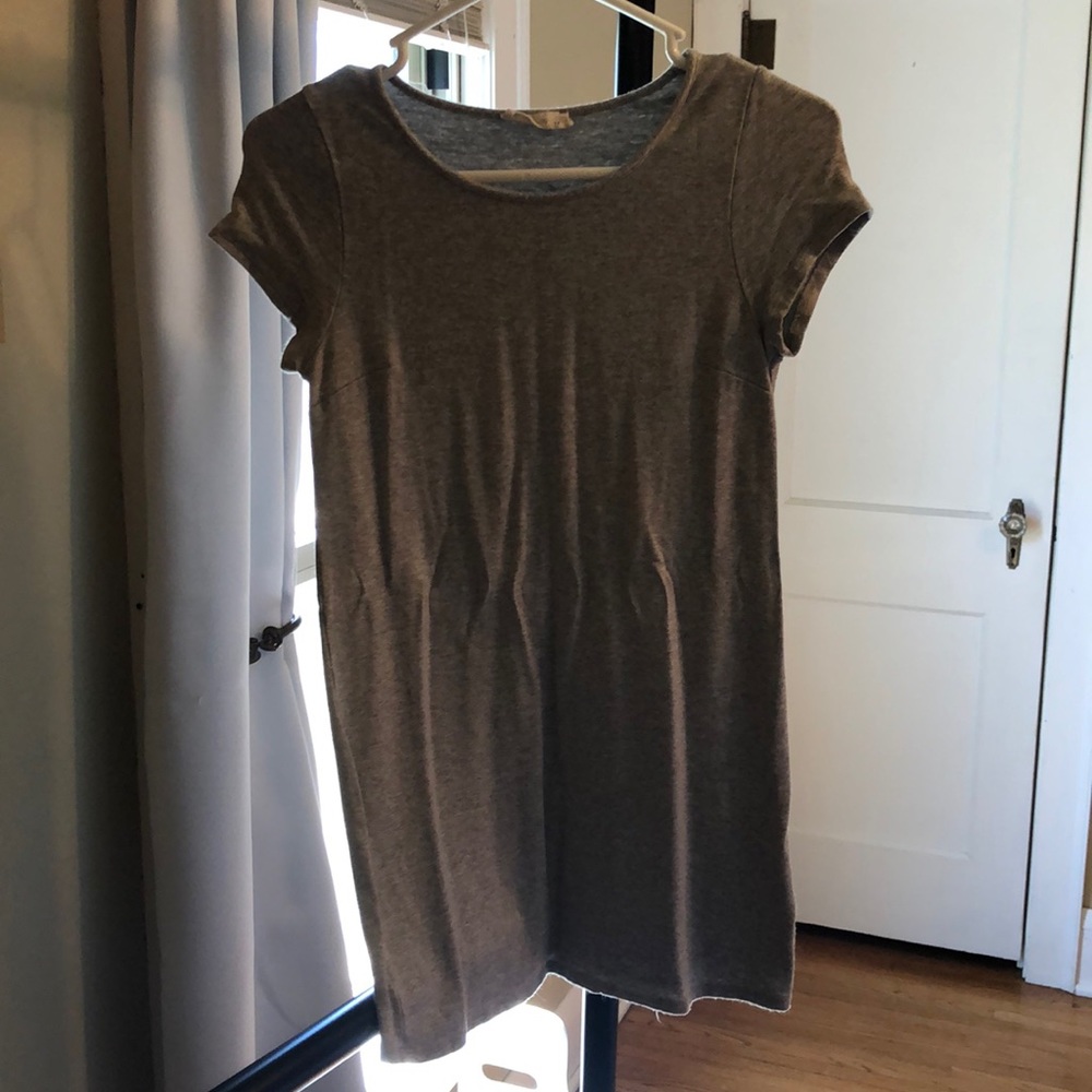 Gray short sleeve sweater dress